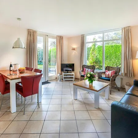 2 Bedroom Beautiful In Casa vacanze Noordwijk